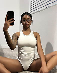 Amateur Ebony Girls Private Pics